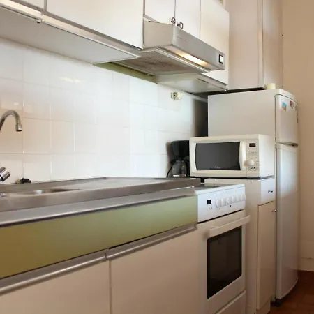Appt 2 Pieces A 10m Avec Parking - - Fr-1-229c-170 Apartment *